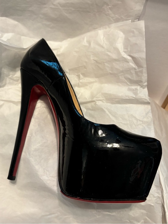 christian louboutin daffodile pumps black patent leather main image 1